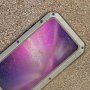 Superodolné puzdro z kovu, silikónu a tvrdeného skla pre iPhone 11 Pro – strieborné