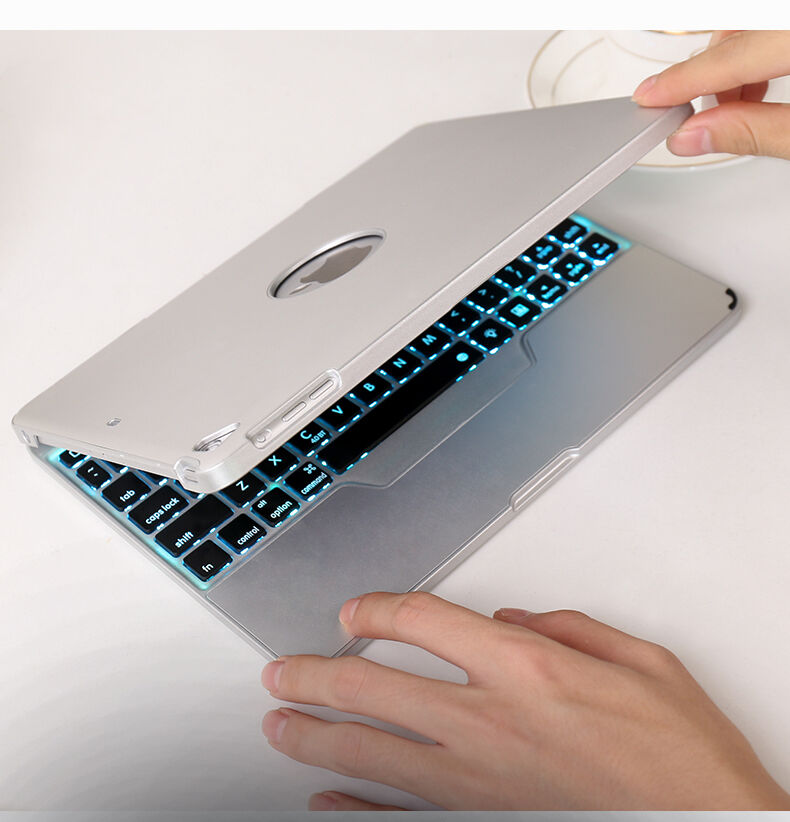 Rozkladacie puzdro s klávesnicou pre iPad 9,7