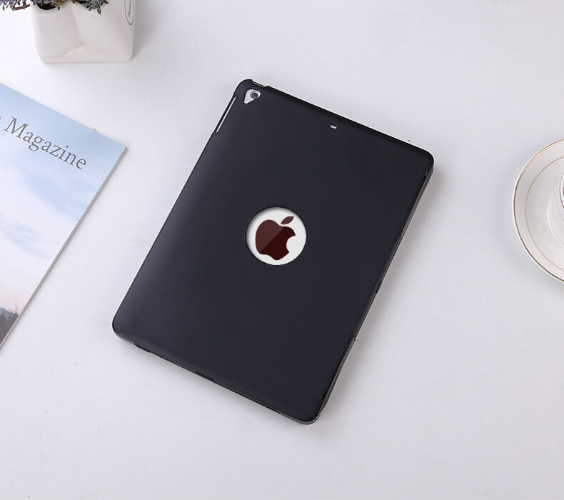 Rozkladacie puzdro s klávesnicou pre iPad 9,7