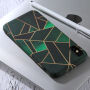 Kryt pre Apple iPhone XS / iPhone X svietiaci v tme – zelený geometrický vzor