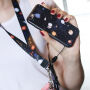 Kryt pre iPhone 6 / 6S s popruhom – mačky vo vesmíre