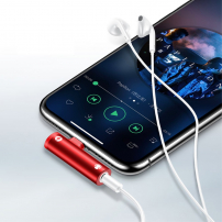 USAMS redukcia s lightning/3.5 jack konektormi – červená