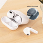 Ochranná nálepka proti prachu do nabíjacieho puzdra pre AirPods Pro 3 - biela