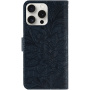Flipové púzdro so vzorom čipky pre iPhone 16 Pro - tmavomodré