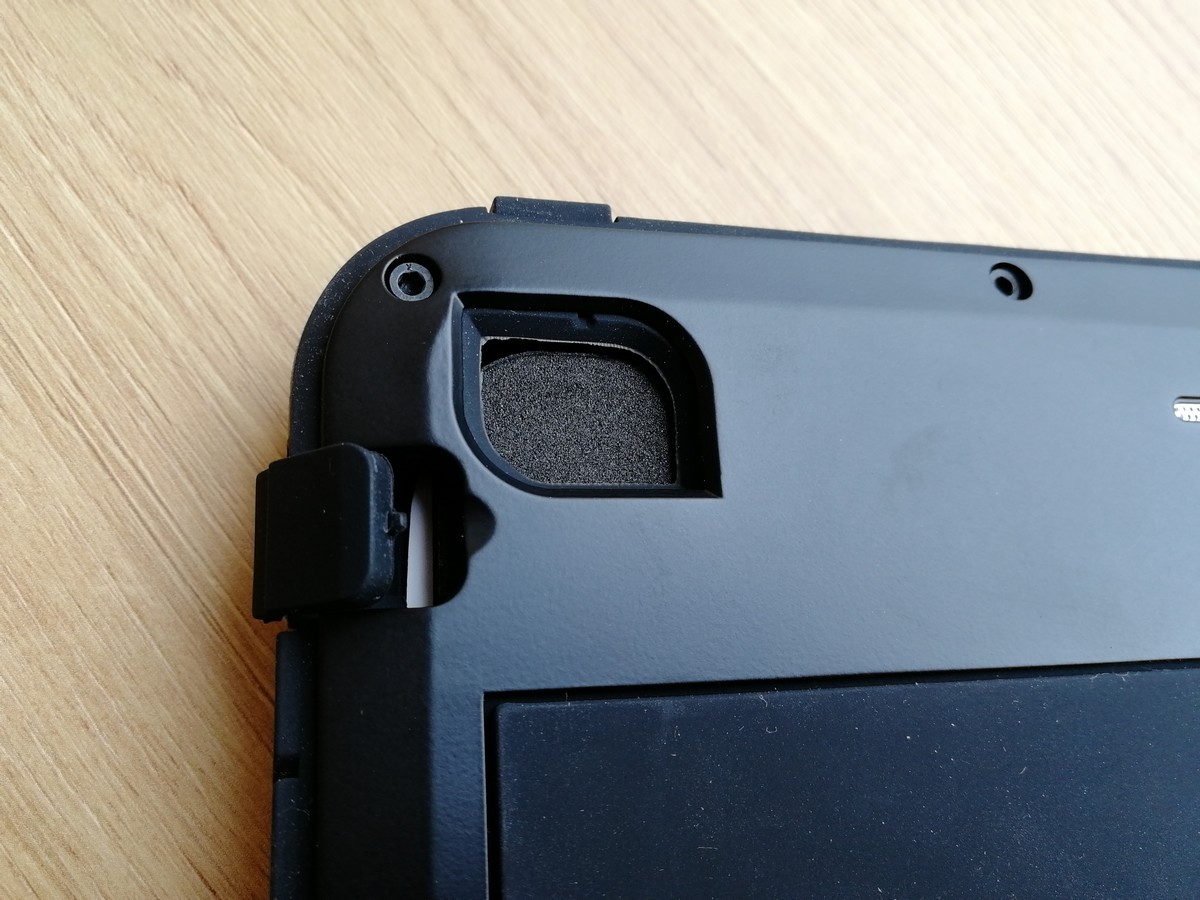 Vysoko odolný obal pre iPad Air - zadná kamera