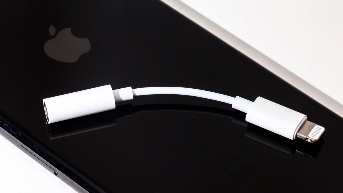 Redukcia z lightning na 3,5mm Jack pre pripojenie slúchadiel k iPhonu