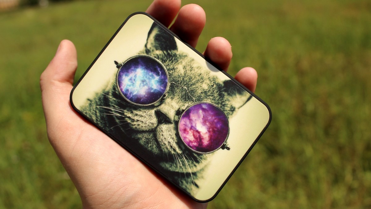 iPhone - powerbanka s mačkou