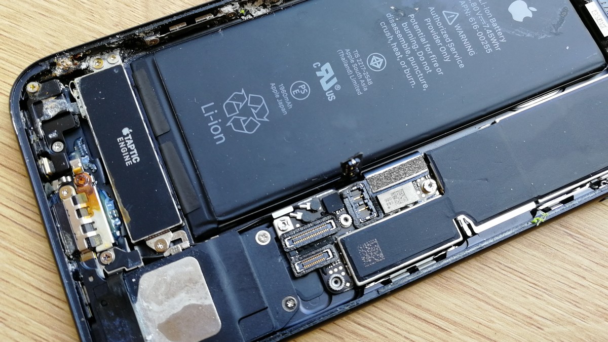 Že je iPhone 7 vodotesný? Pozrime sa, koľko vydrží