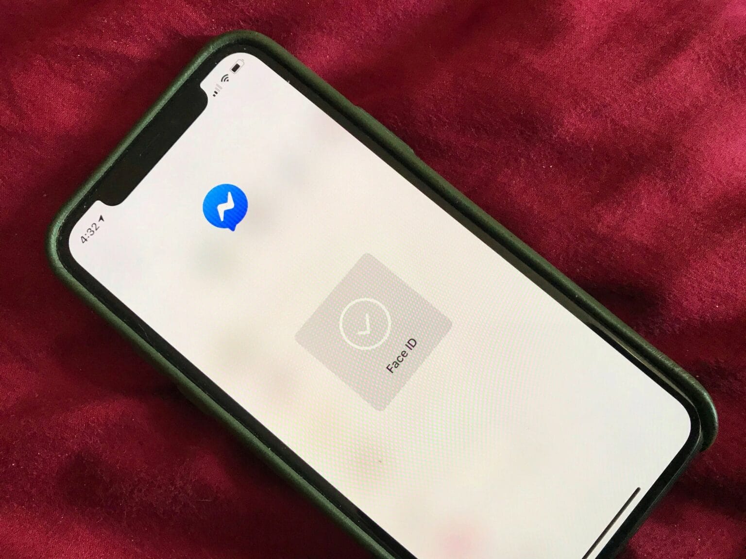 Ako uzamknúť Messenger pomocou Face ID alebo Touch ID