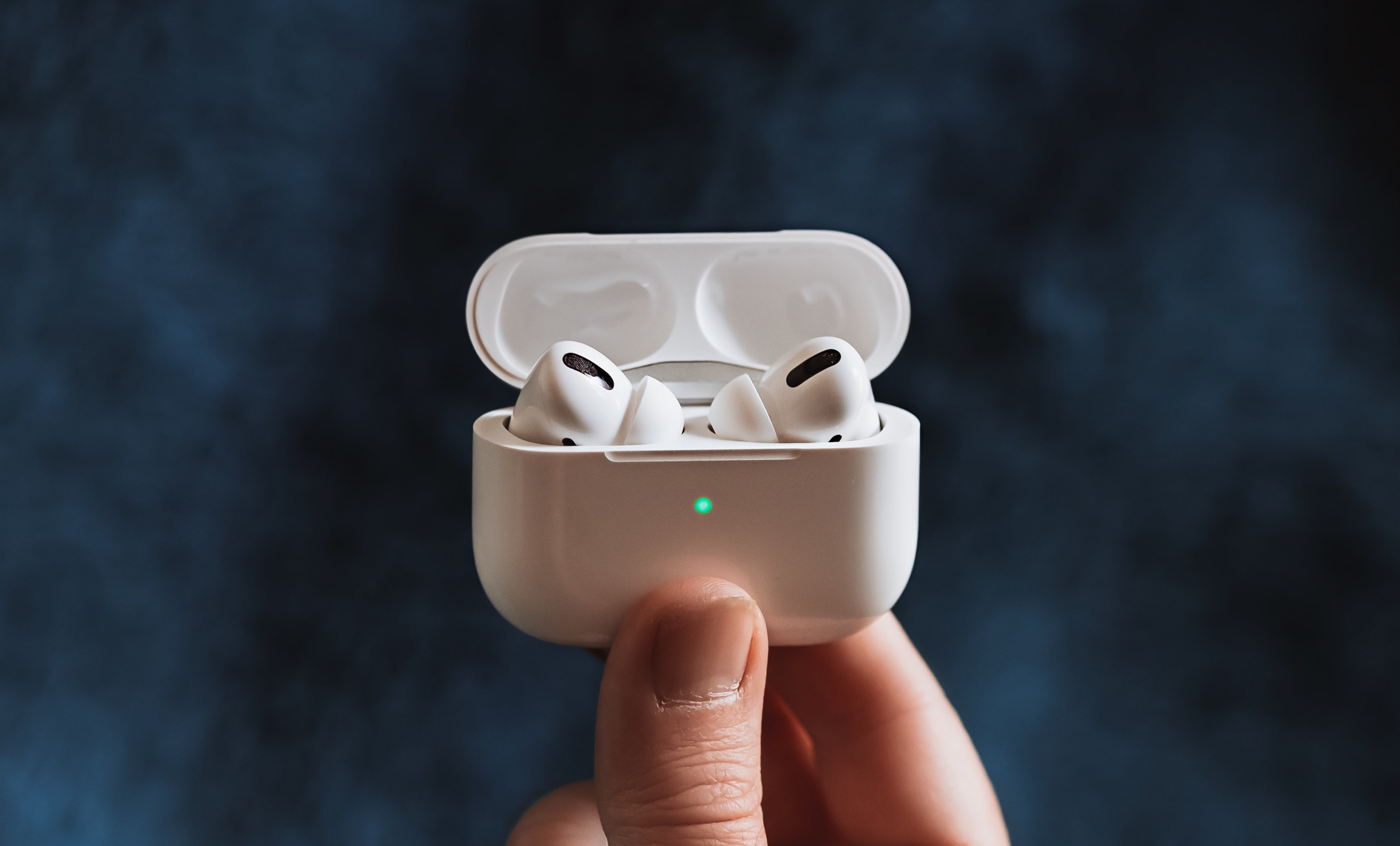 Ako obnoviť AirPods do továrenského nastavenia?