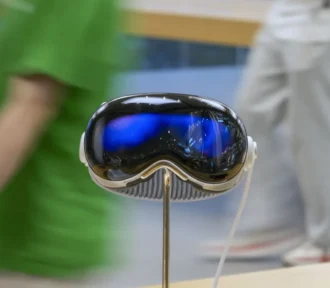 Apple to s&nbsp;AR/VR myslí opravdu vážně – připravuje až 6 nových „náhlavních“ zařízení!