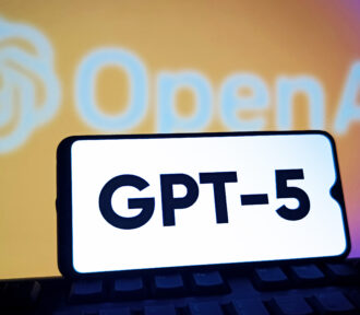 OpenAI predstavil nový model GPT-5! Čo nové prinesie do&nbsp;ChatGPT a&nbsp;kedy si ho budete môcť vyskúšať aj na&nbsp;iPhone?